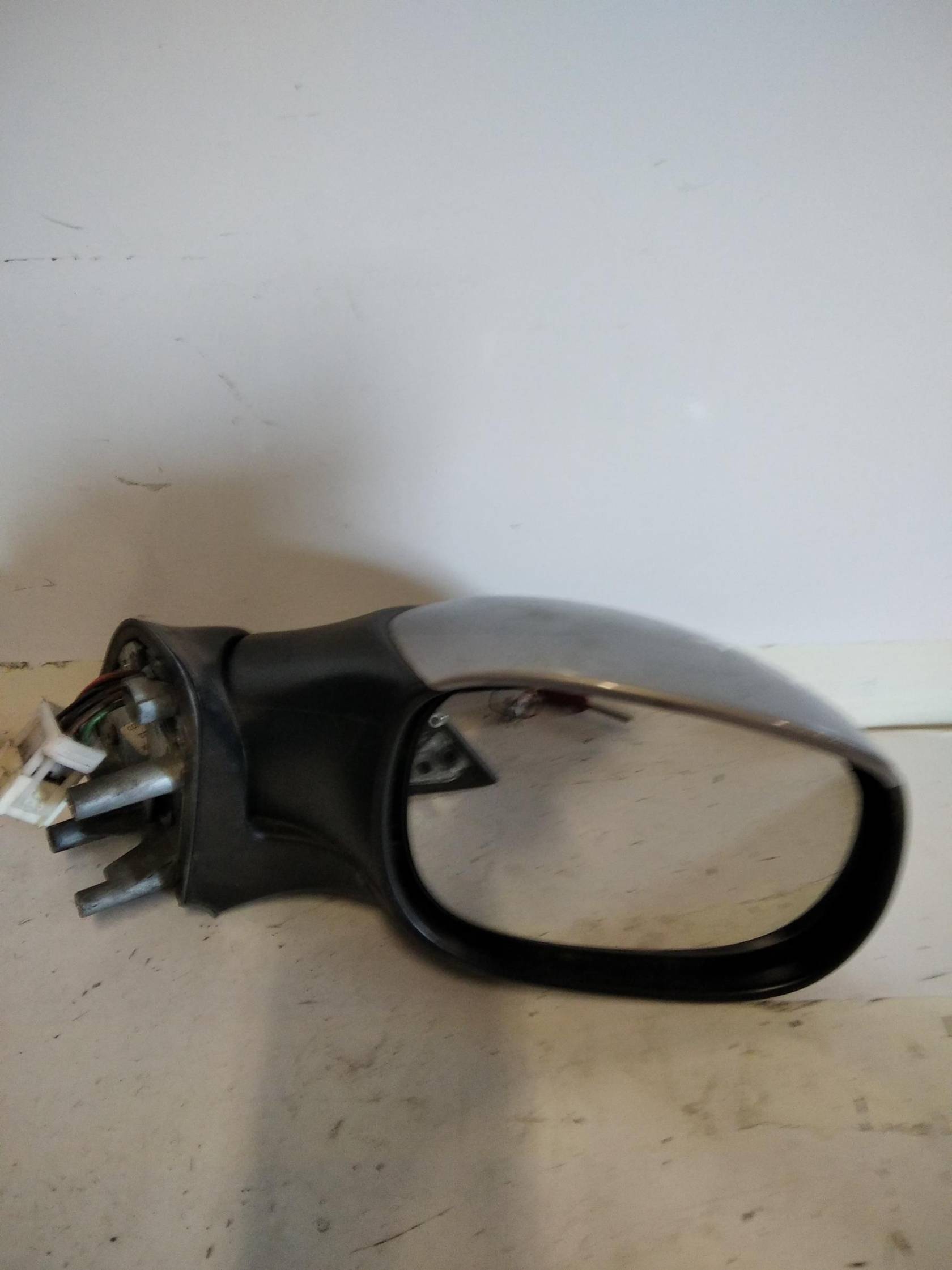 Retrovisore est. dx.